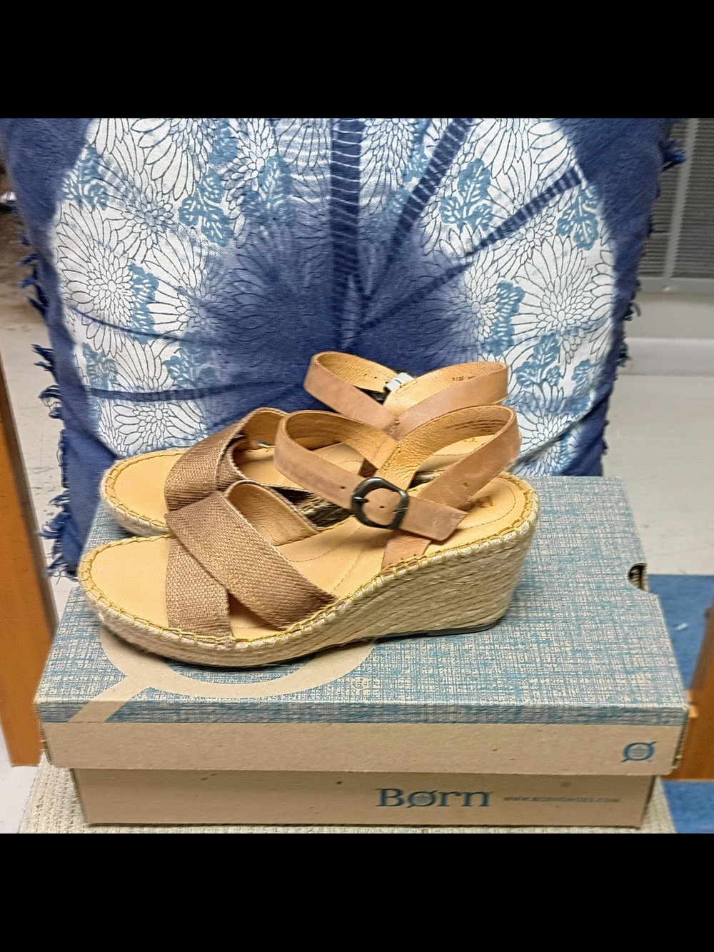 Born Women's Tan Espadrille Wedge Sandals Size 8